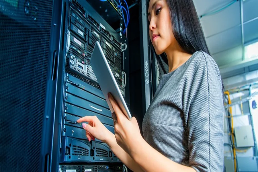 How to Use the Internet to Start a Career in Tech